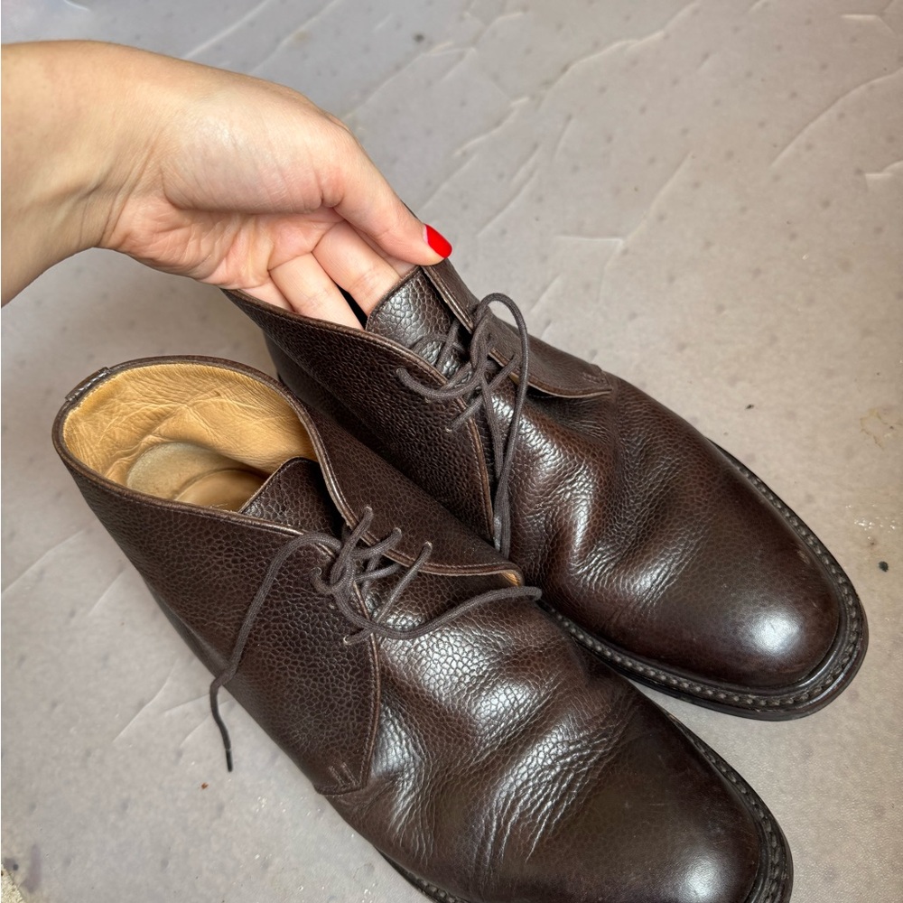 Men's Brown Leather Chukka Boots — Classic Lace-Up Casual